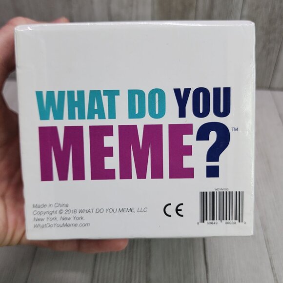 What do you Meme? The Hilarious Adult Party Game for Meme Lovers - Complete! - Picture 2 of 4